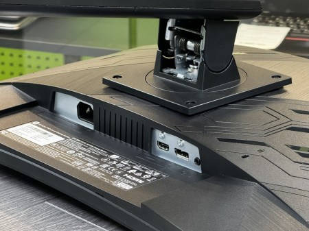 HP X24c Gaming Monitor 1